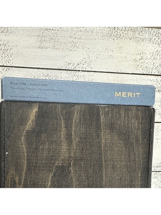 Merit Other - MERIT Brow 1980 Volumizing Pomade - minimalist beauty